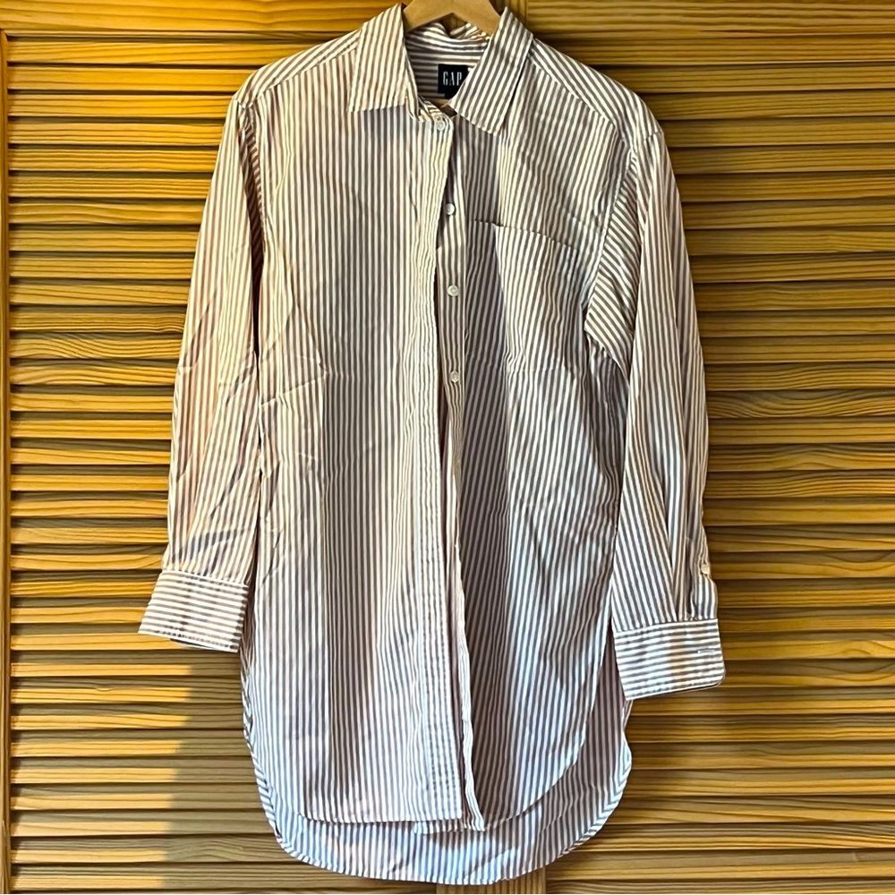 GAP 🥂 Tan Beige Striped Long Button Down Shirt / Cover Up
